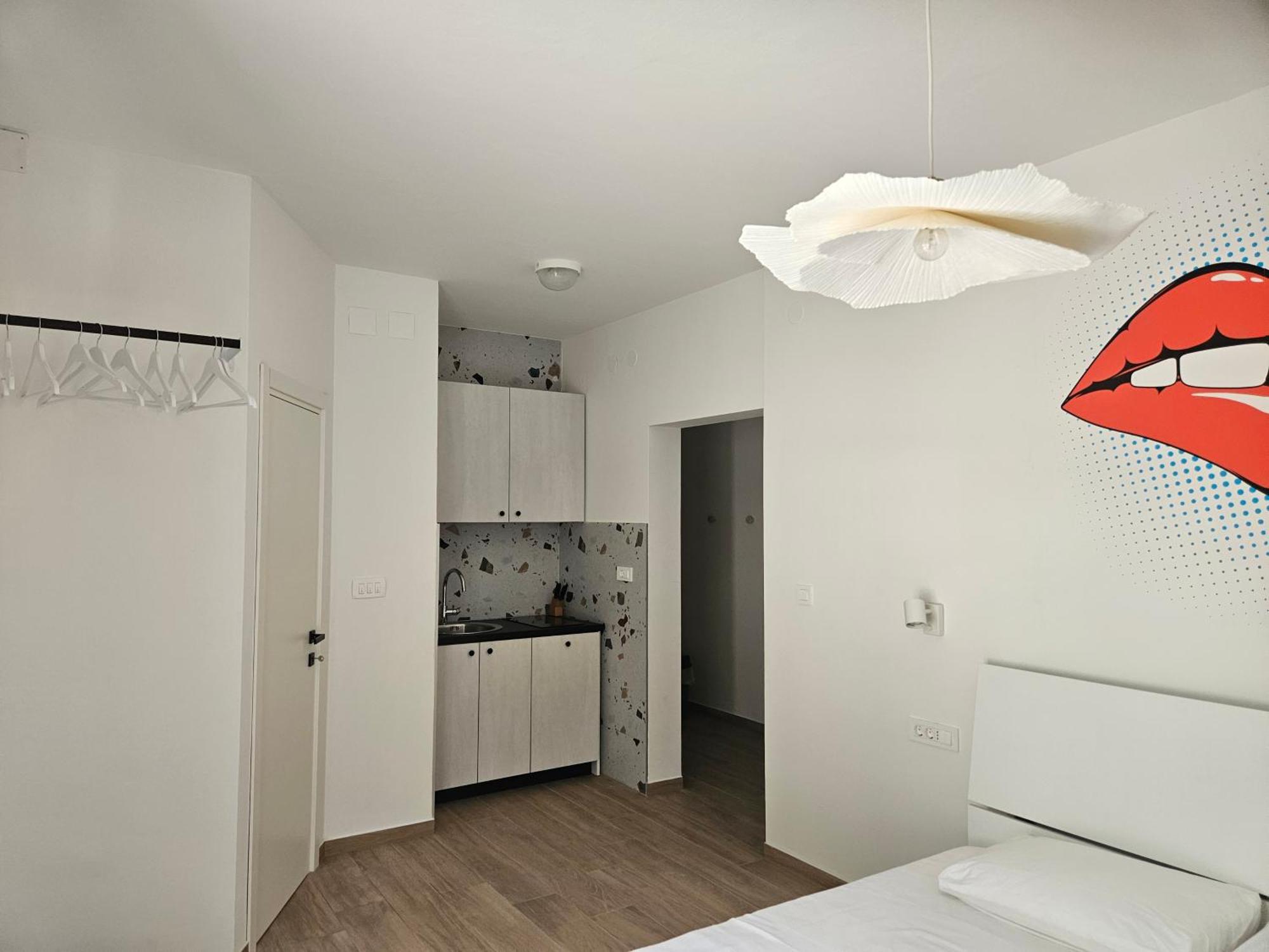 Apartment Maya Near The Beach Premantura Buitenkant foto