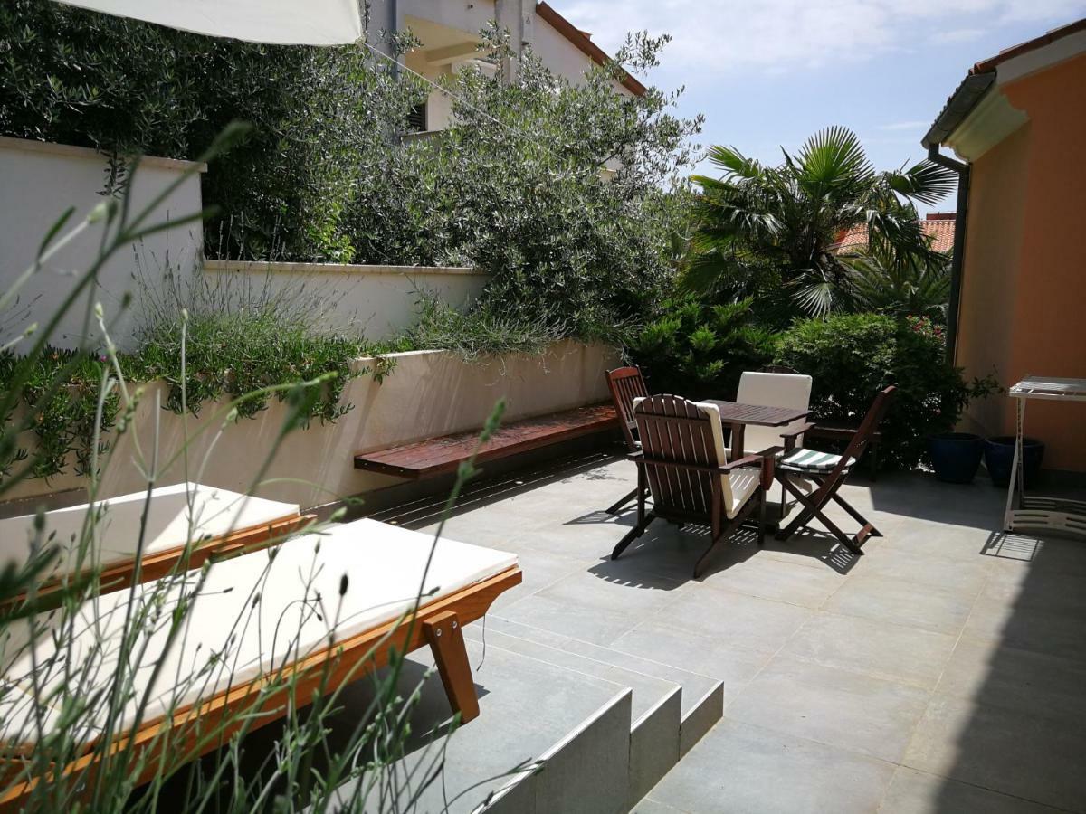 Apartment Maya Near The Beach Premantura Buitenkant foto